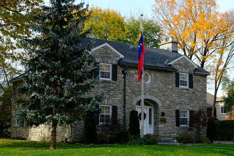 Gedung kedutaan besar Venezuela untuk Kanada di Ottawa.