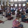Masjid Agung Purwokerto Gelar Shalat Jumat, Setiap Jemaah Diperiksa