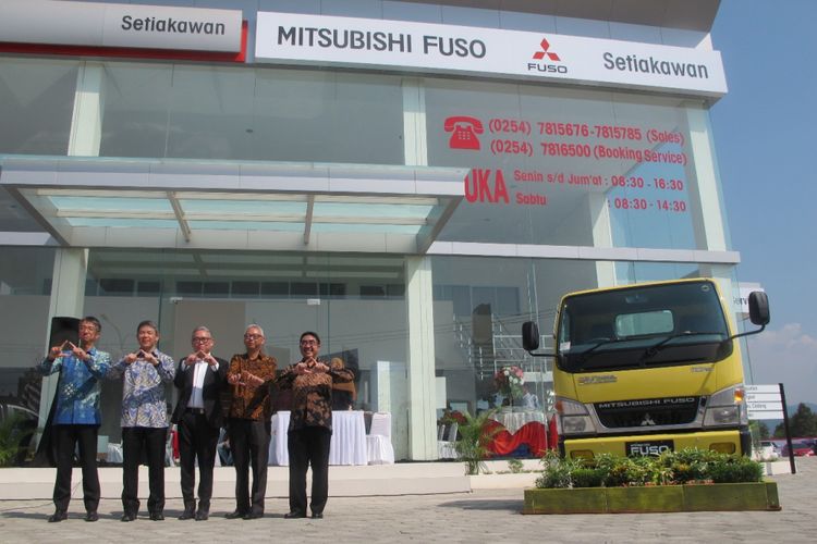 Diler Mitsubishi Fuso yang dikelola PT Setiakawan Menara Motor kini berada di Jl. Lingkar Selatan KM 02, Kp. Buah Jangkung, Cilegon, Banten
