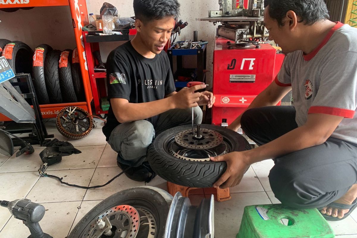 Servis motor listrik