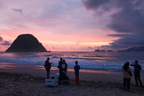 10 Wisata Pantai di Banyuwangi, Ada Tempat Lihat Sunset Warna Merah