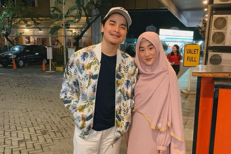 Alvin Faiz dan Larissa Chou