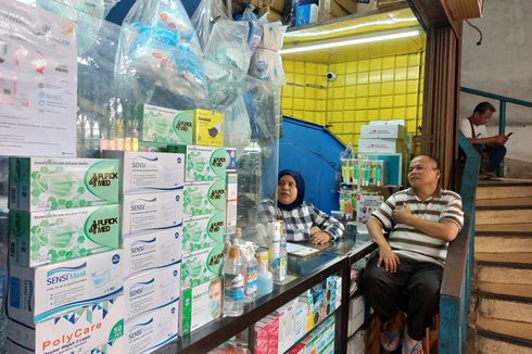 Cerita Penjual Masker Pasar Pramuka: Dulu Sehari Bisa Jual Berkarton-karton, Kini 10 Boks Saja Sudah Lumayan...