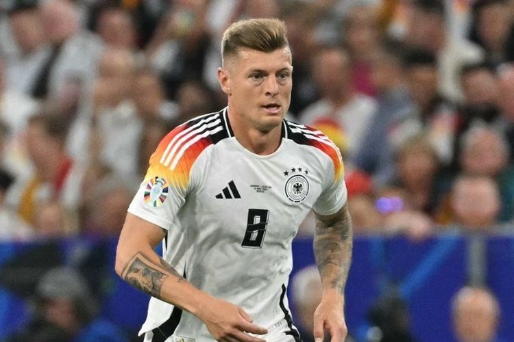 Gelandang veteran Timnas Jerman, Toni Kroos, menjadi salah satu pemain yang menyita perhatian pada laga Jerman vs Skotlandia, Jumat (14/6/2024) atau Sabtu dini hari WIB.