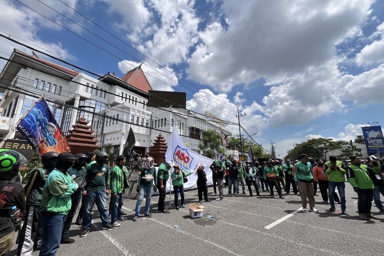 DPRD Jatim Terima Audiensi Ojol, Diminta Bentuk Perda Tarif