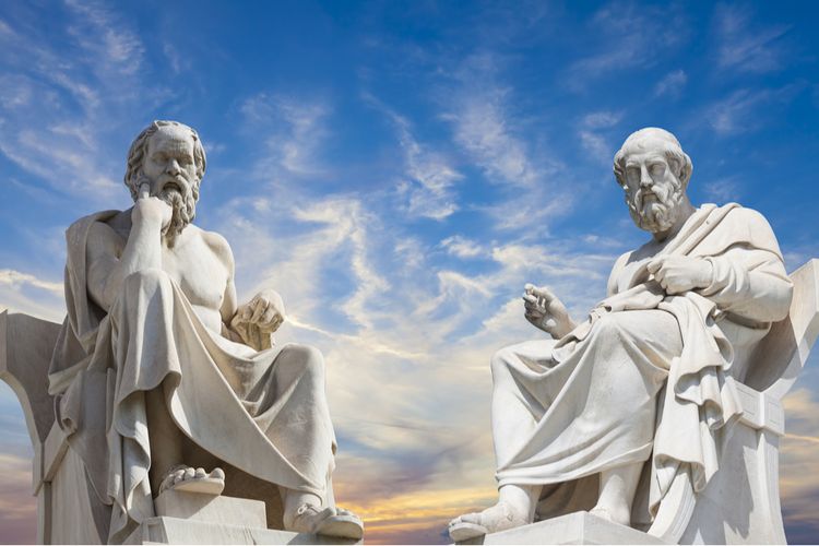 Socrates (kiri) bersama Plato (kanan), muridnya.