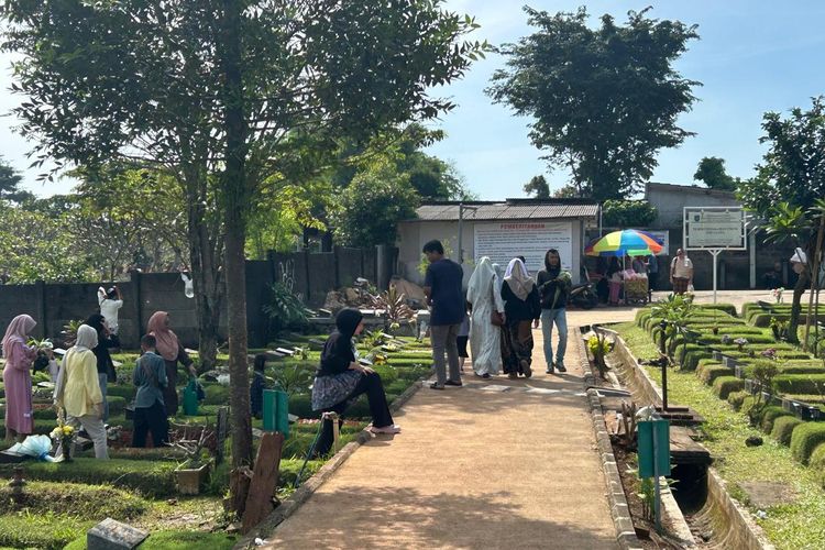 Suasana area TPU Kampung Serab, kota Depok, Senin (23/3/2026).