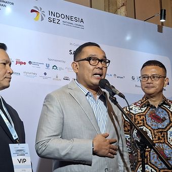 Wakil Menteri Investasi dan Hilirisasi/BKPM Todotua Pasaribu dalam Indonesia SEZ Business Forum 2025 pada Selasa (9/12/2025).