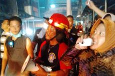 Pulang dari Jakarta, Risma Langsung Turun ke Kebakaran Pasar Atom