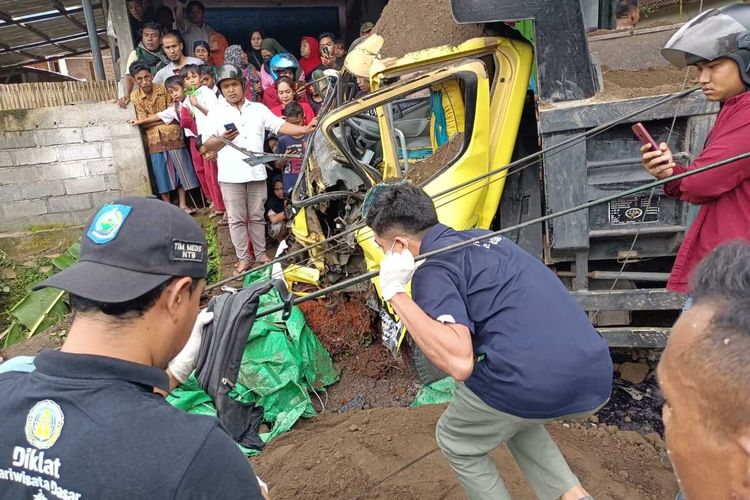 Kecelakaan beruntun di Lombok Tengah, Selasa (4/4/2023)