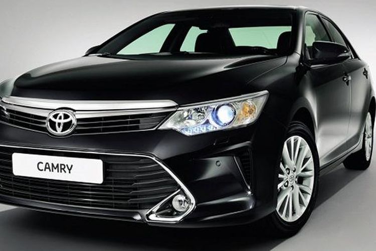 Toyota Camry 2015 versi Rusia.