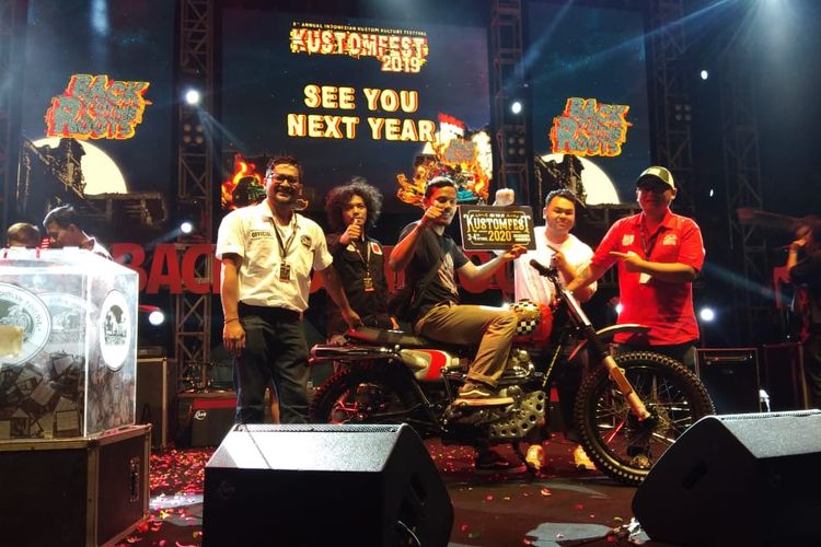 Pemenang motor lucky draw Kustomfest 2019