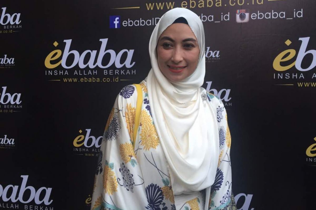 Annisa Trihapsari diabadikan dalam sebuah acara e-commerce di kawasan Pondok Indah, Jakarta Selatan, Jumat (19/5/2017)