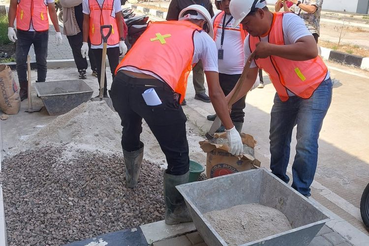 Tukang hingga Teknisi Beton Kini Bersertifikat, Indocement Perkuat Kompetensi Pekerja Konstruksi