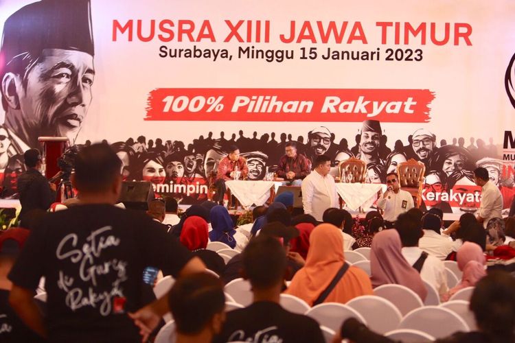 Relawan Jokowi gelar Musra XIII di Surabaya, Minggu (15/1/2024).
