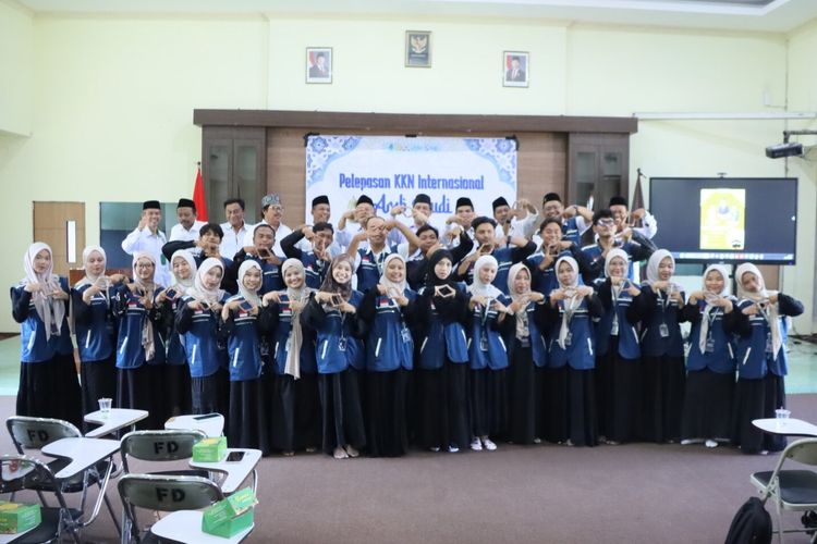 28 Mahasiswa UIN Walisongo Berangkat KKN ke Arab Saudi, Ditempatkan di KJRI hingga Masjid
