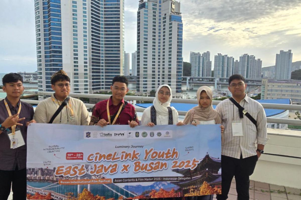 6 pelajar asal Surabaya, Jawa Timur mendapat penghargaan di dunia industri film di Busan International Film Festival 2025.