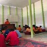 Keluar-masuk Hutan demi Mengajar, Guru di Riau Ini Kini Lega Bisa Punya Motor