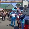 Bentuk Sindiran, 5 Badut Unjuk Rasa di Muka Kejari Jombang
