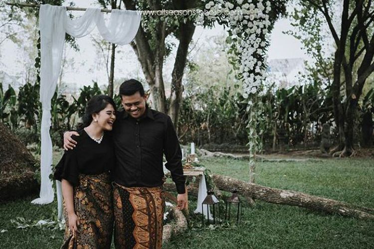 foto pre-wedding Kahiyang-Bobby yang bernuansa nusantara.