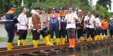 Menhub dan Dirut KAI Tinjau Jalur KA Terdampak Banjir di Pekalongan, Pastikan Keselamatan Perjalanan