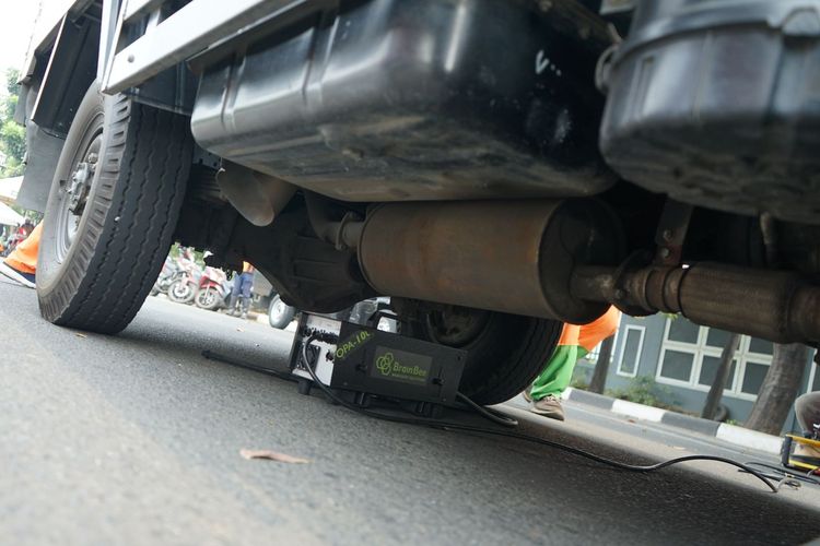 Mulai 1 September-30 November 2023  Pemprov DKI Jakarta resmi memberlakukan tilang uji emisi pada para pengguna kendaraan.
