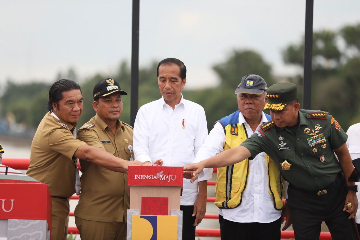 Peresmian Jembatan Cisadane A-B, Jembatan Batuceper, dan Instalasi Pengolahan Air (IPA) Sitanala Kota Tangerang oleh Presiden Republik Indonesia (RI) Joko Widodo (Jokowi), Senin (8/1/2024).