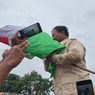 Prabowo Joget, Buka Baju, dan Cium Bendera Palestina Saat Kampanye di Batam
