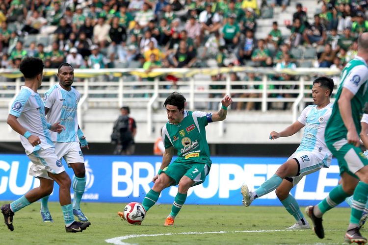 Hasil Persebaya Vs PSBS 4-0, Raickovic dan Rivera Kompak Cetak Dwigol