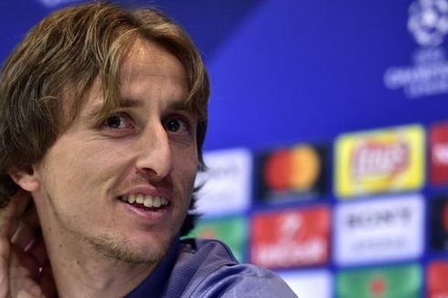 Luka Modric Bertahan di Real Madrid