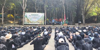 Tahajud, PBB, hingga Api Unggun: Cara MAN 2 Bandung Bentuk Karakter Murid Baru