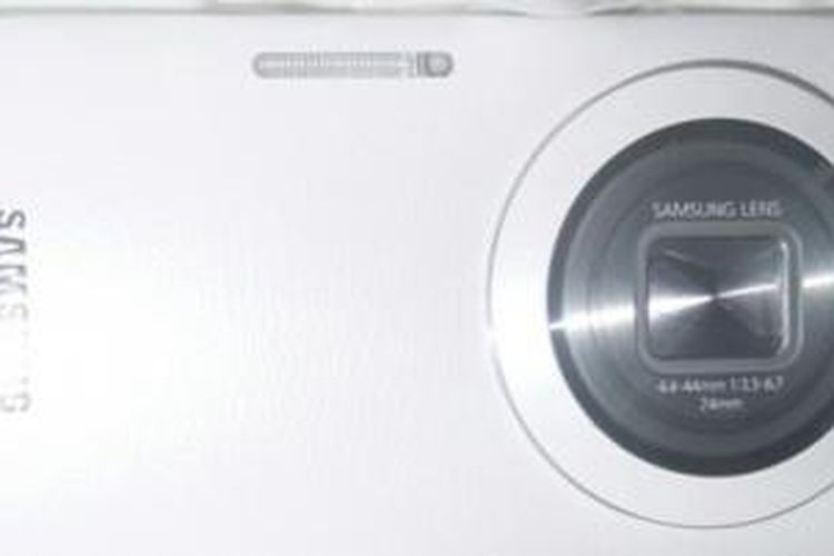 Bocoran foto sisi belakang Galaxy S5 Zoom