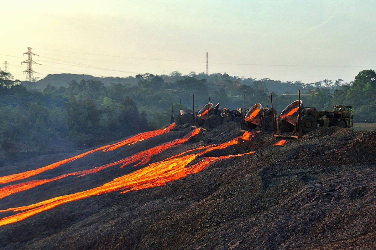 Truk-truk pengangkut slag hasil produksi PT Vale Indonesia. Slag, yang merupakan limbah dari peleburan nikel, diubah menjadi material bernilai yang memperbaiki infrastruktur desa.