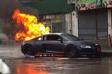 Baru Dibeli, Audi R8 Hangus Terbakar