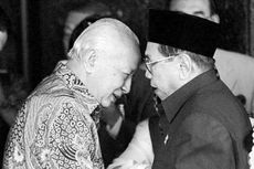 Luhut: Pemberian Gelar Pahlawan Gus Dur Tunggu Soeharto