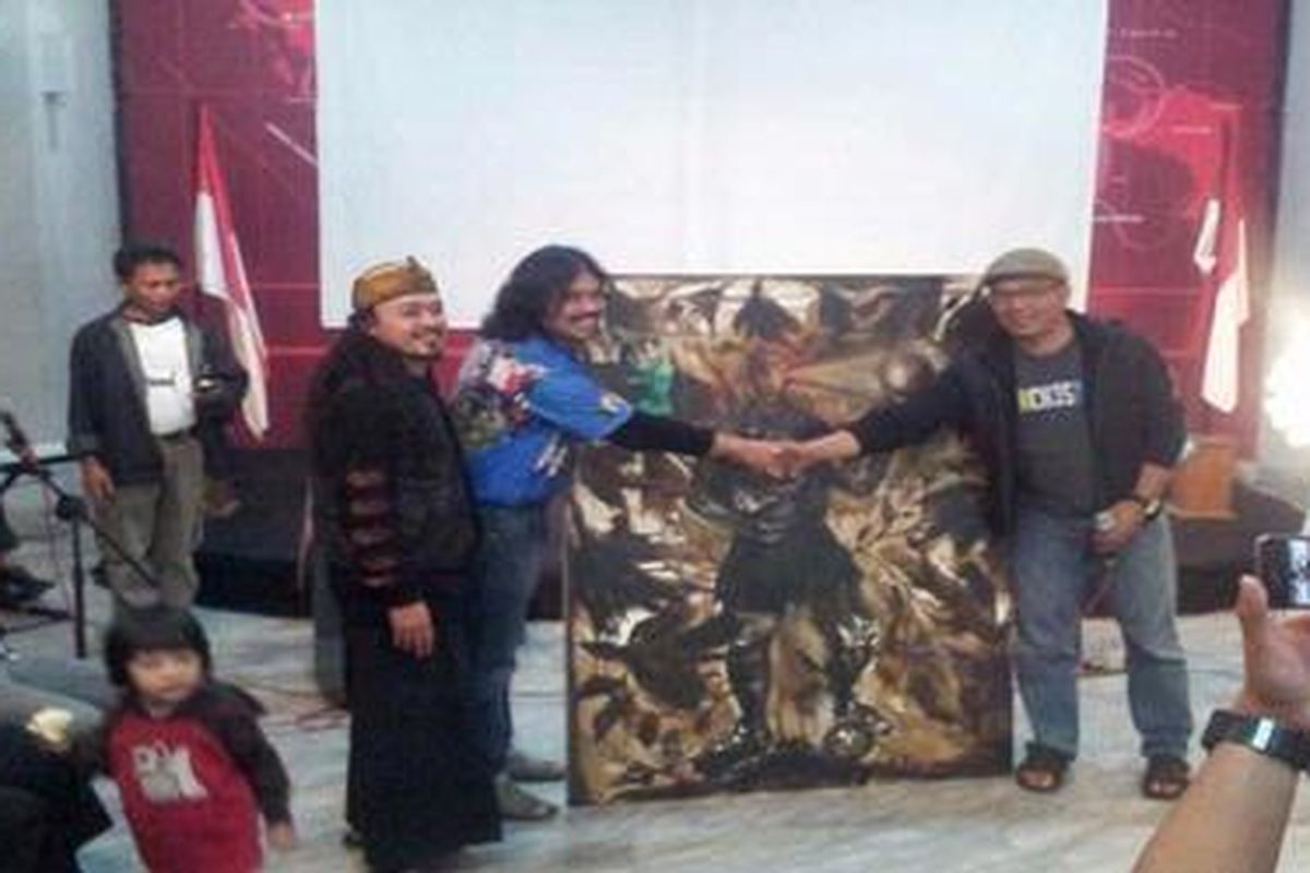 Penggalangan dana pembangunan gedung KPK di Gedung Indonesia Menggugat, Bandung, Minggu (1/7/2012) menghasilkan Rp 16 juta lebih.