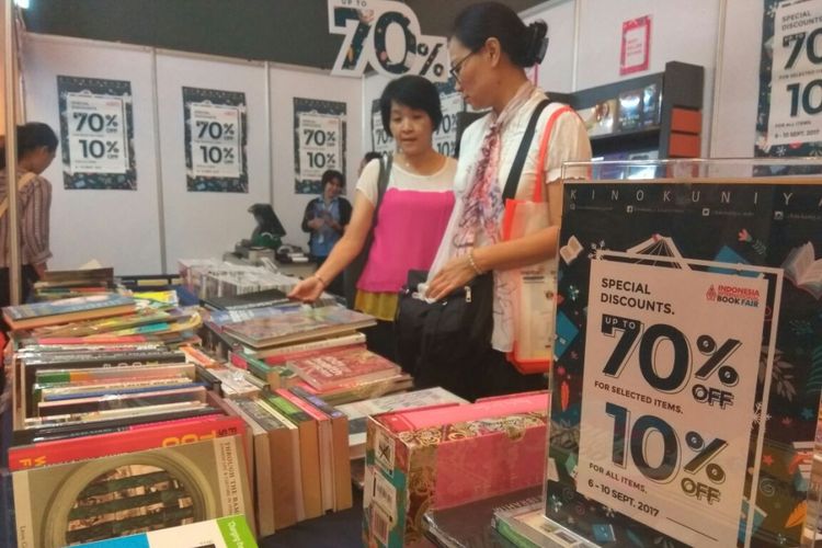 Indonesia International Book Fair menawarkan diskon buku sampai 70 persen.