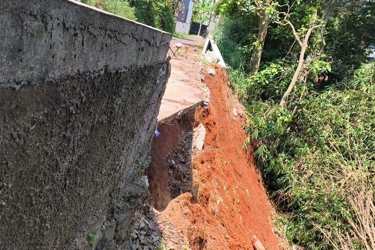 Sebulan Usai Longsor di Pamulang Tangsel, Warga Mengaku Belum Ditangani