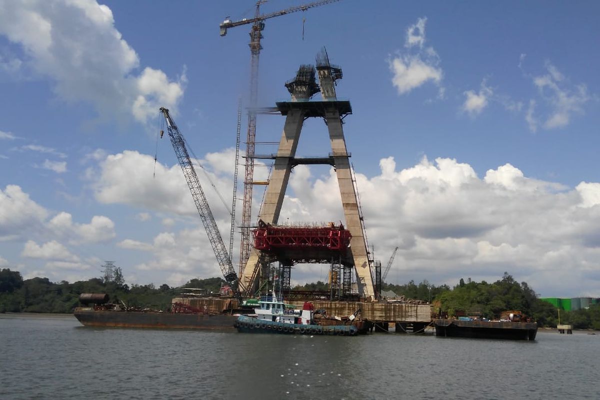 Kondisi terkini Proyek Jembatan Pulau Balang yang menghubungkan antara Pulau Balang di Penajam Paser Utara dan Balikpapan, Rabu (2/10/2019).