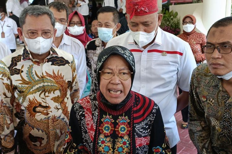 Menteri Sosial Indonesia Tri Rismaharini saat menghadiri acara perayaan Hari Disabilitas Internasional di Kota Bekasi, Kamis (15/12/2022).