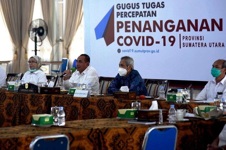 Gubernur Sumut Edy Rahmayadi mengikuti rapat koordinasi dan diskusi interaktif KPK dengan gubernur se-Indonesia secara virtual di pendopo rumah dinasnya, Rabu (24/6/2020)