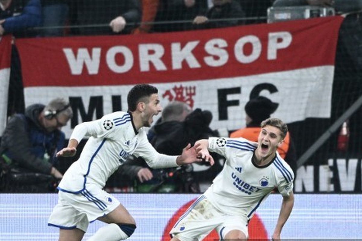 Roony Bardghji melakukan selebrasi usai mencetak gol dalam laga fase grup Liga Champions 2023-2024 antara Copenhagen vs Man United di Stadion Parken, 8 November 2023.
