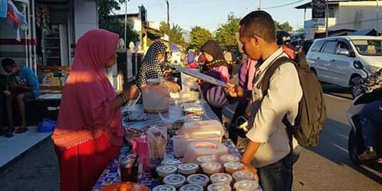 Suasana di lopo jualan pedagang di Jalan Hasanudin, Kelurahan Kota Baru, Kecamatan Alok, kota Maumere, Kabupaten Sikka, NTT, Jumat (10/5/2019).