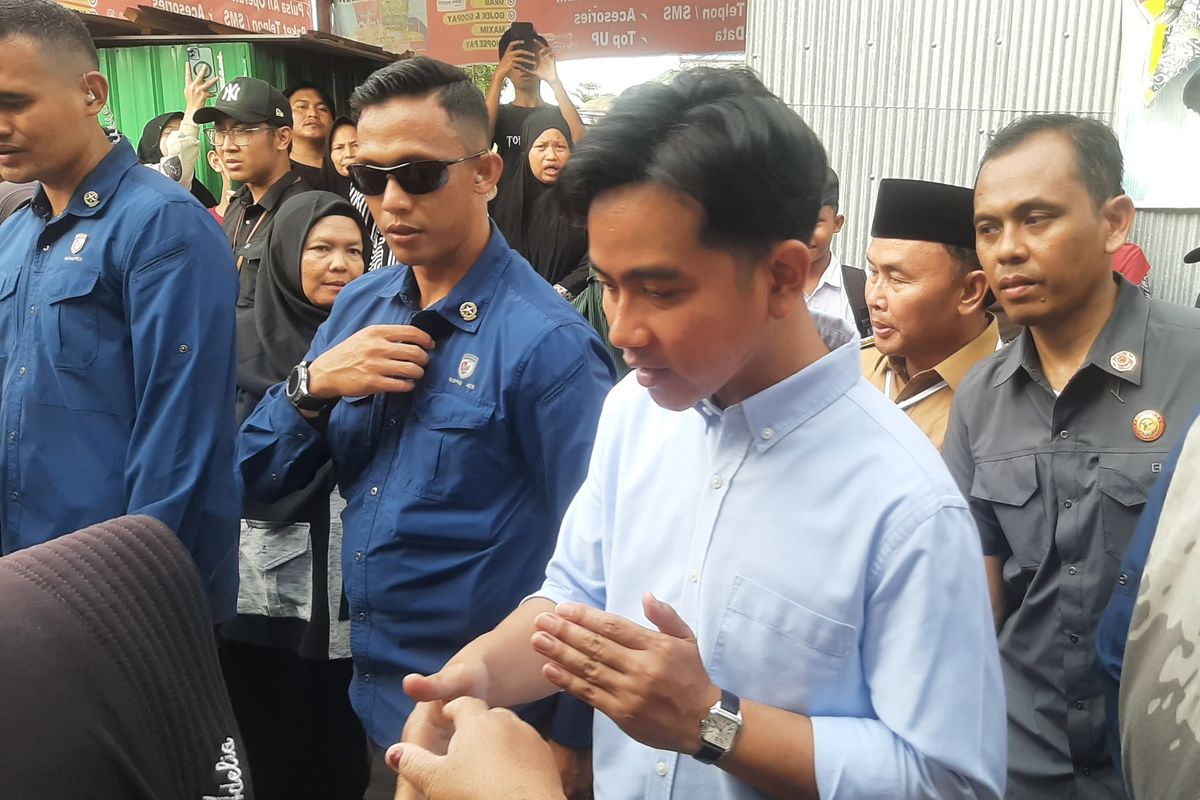 Gibran Blusukan ke Kompleks Puntun, “Kampung Narkoba” di Palangka Raya