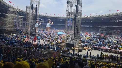 Penampakan Lautan Massa Pendukung Prabowo-Gibran di GBK, Hadiri Kampanye Akbar