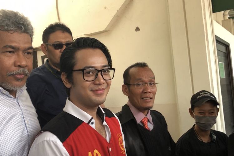 Kriss Hatta dan tim kuasa hukum di Pengadilan Negeri Jakarta Selatan, Kamis (28/11/2019). 