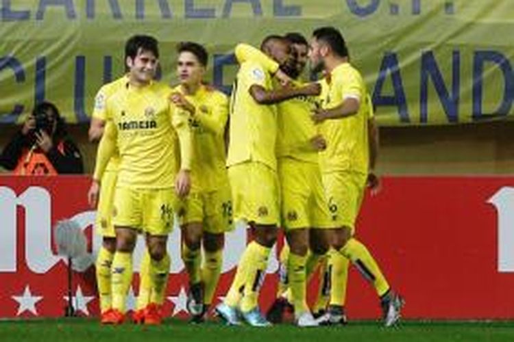 Pemain Villarreal meraykan gol Roberto Soldado dalam pertandingan lanjutan Divisi Primera La Liga melawan Real Madrid, Minggu atau Senin (14/12/2015) dini hari WIB. 