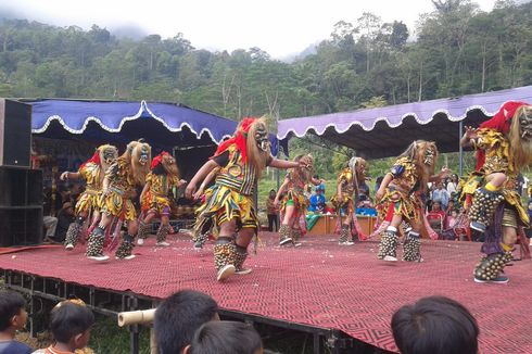 Fungsi Pola Lantai Tari Daerah