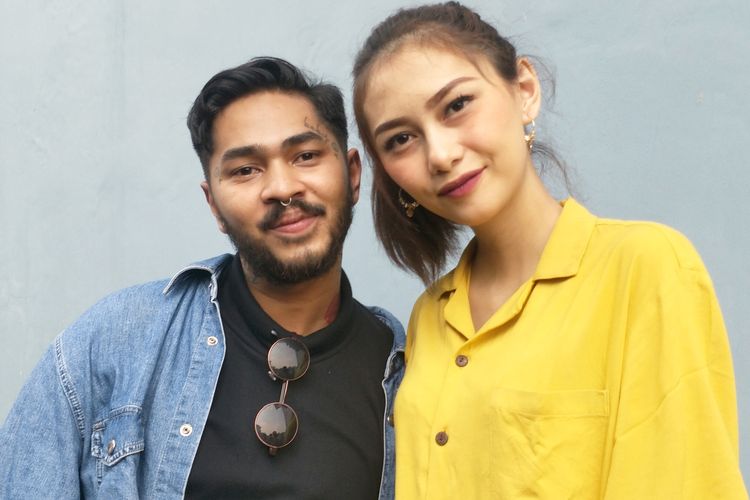 Penyanyi Onadio Leonardo bersama sang istri, Bebi Prisilia saat ditemui di gedung Trans TV, Tendean, Jakarta Selatan, Jumat (11/10/2019).