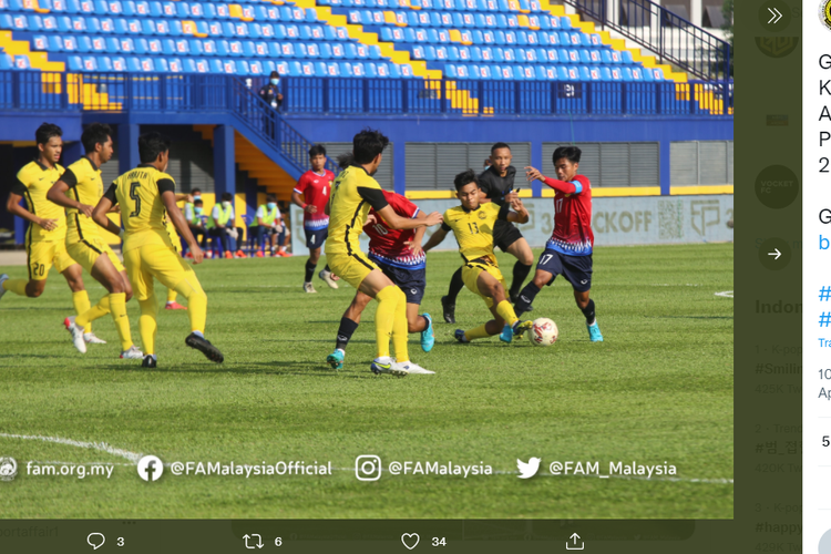 Tangkapan layar foto laga Laos vs Malaysia pada Piala AFF U23 di Kamboja, Jumat (18/2/2022) yang diunggah melalui akun Twitter Federasi Sepak Bola Malaysia (FAM).